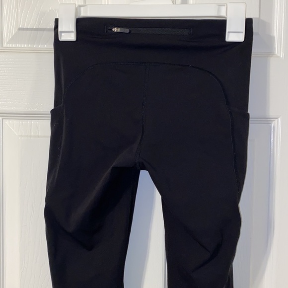Lulu lemon leggings with pockets size 4 - Picture 2 of 4